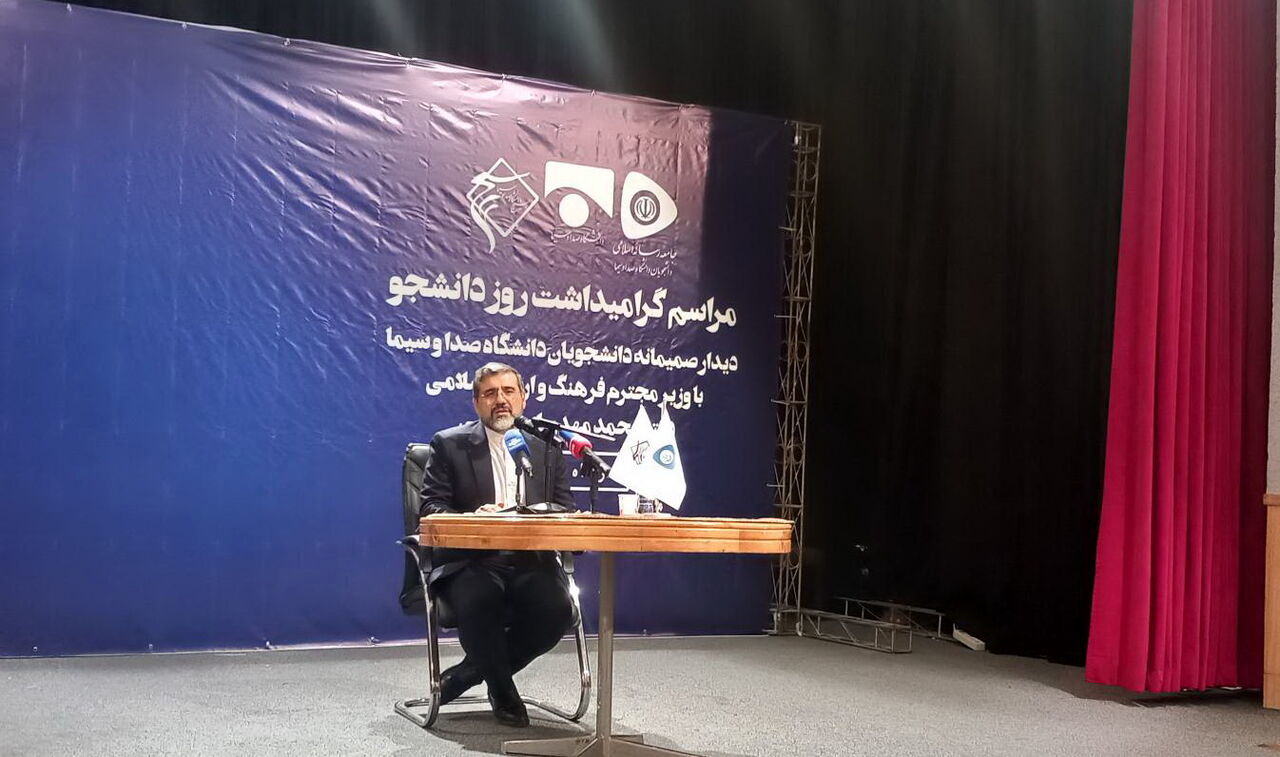 وزیر فرهنگ: در خدمت هنرمندان و اهالی فرهنگ با همه سلایق فکری هستیم